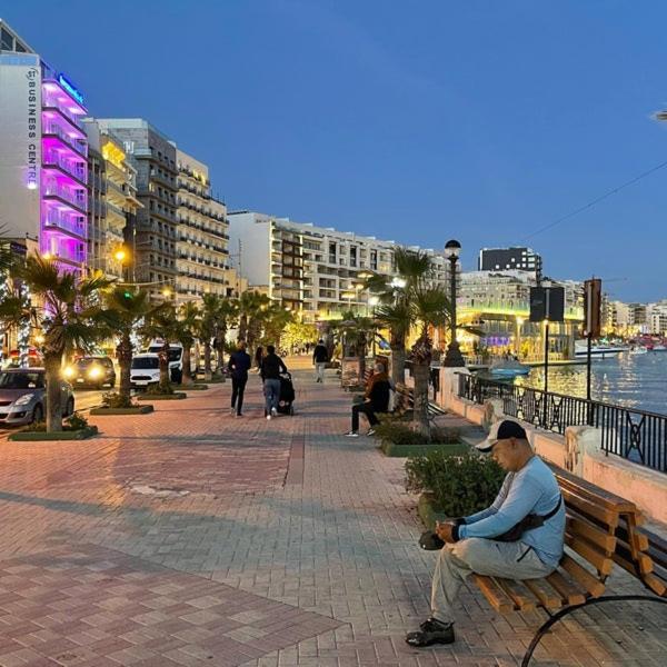 Seaside Apartment In Gzira Eksteriør bilde